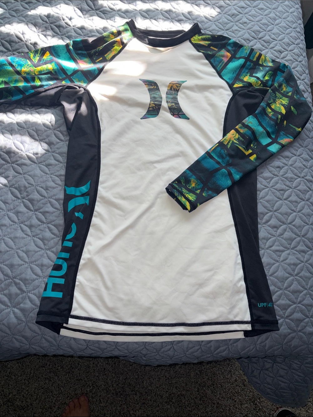 Hurley White Long-Sleeve Rash Guard with Teal & Yellow Patterned Sleeves